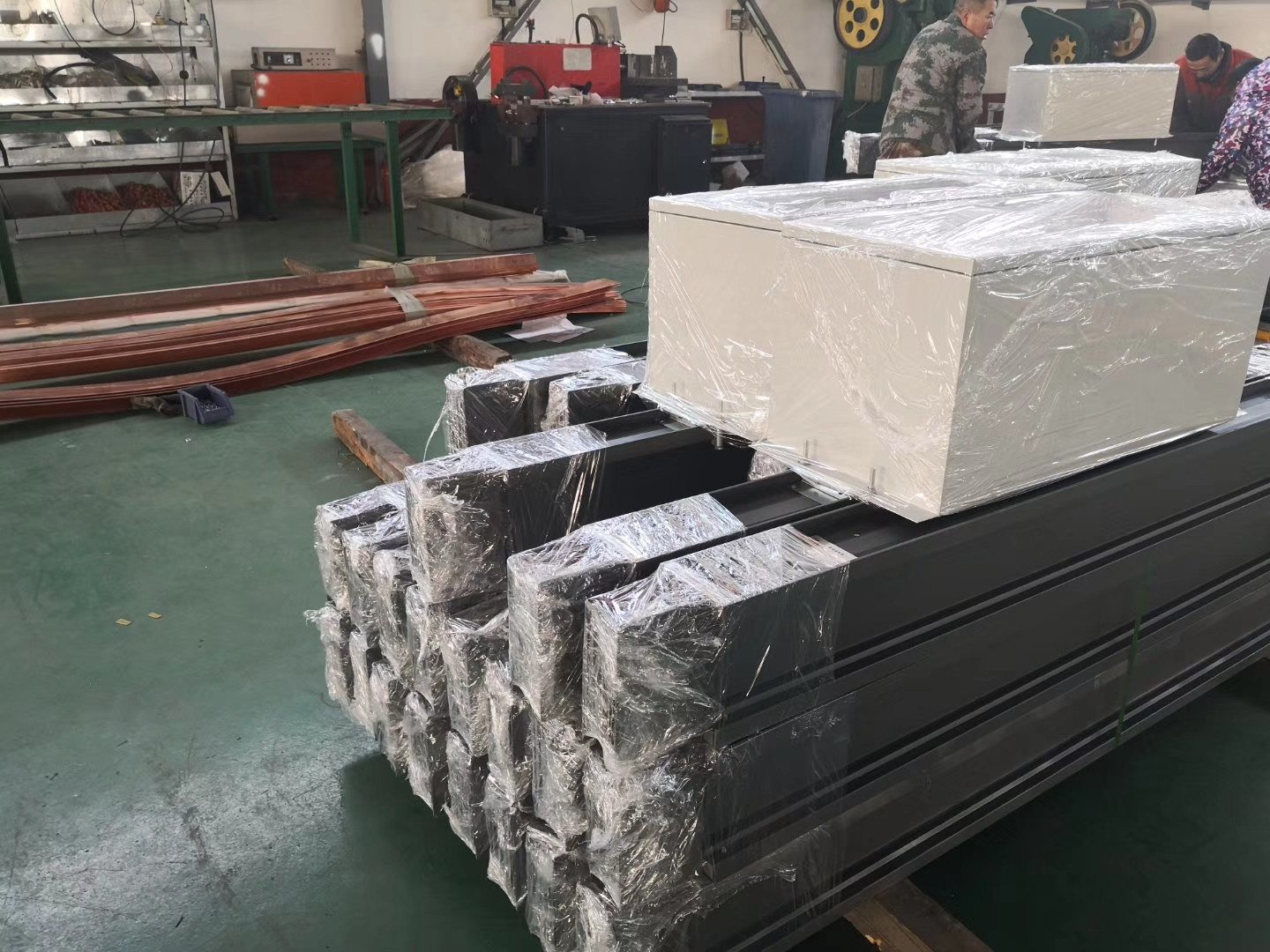 <b>密集型母線槽大功率插</b>